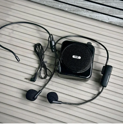 Portable Voice Amplifier with Wireless UHF Headset Microphone